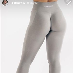 Brand new never worn buttery soft leggings